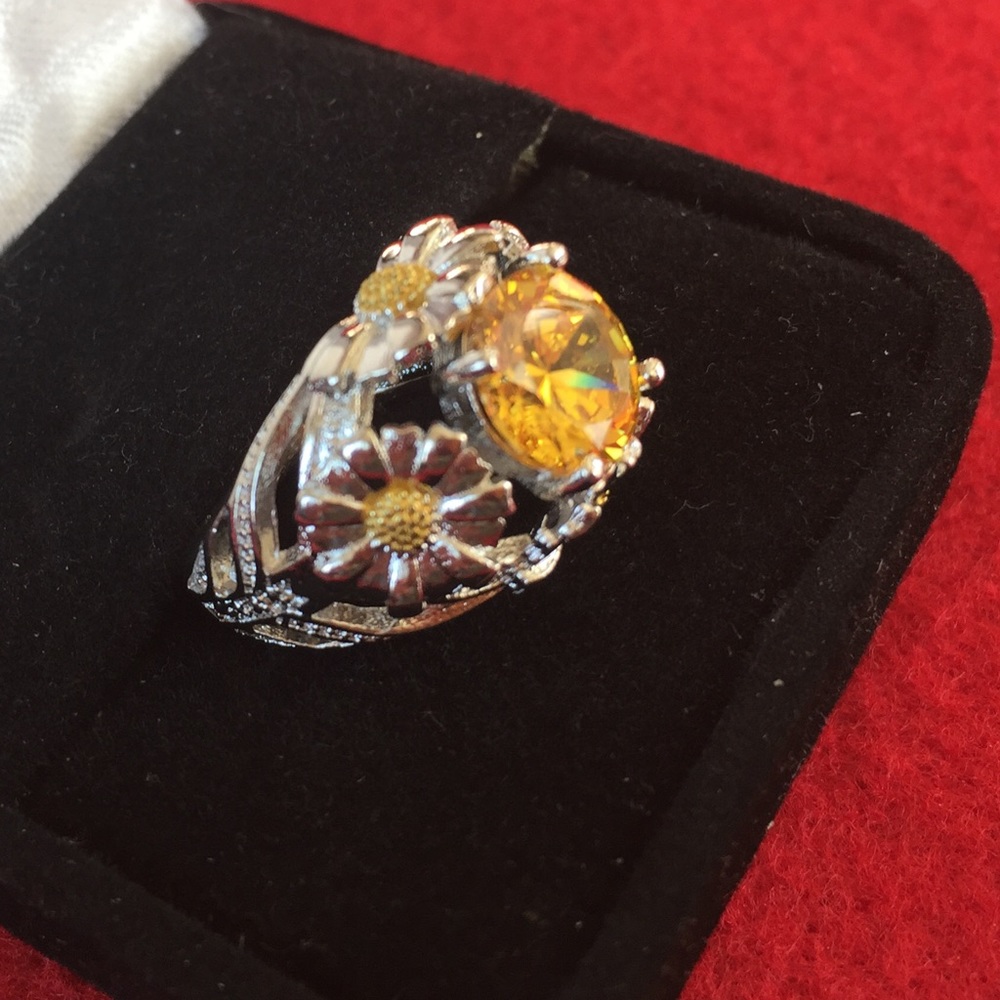 Turquoise yellow stone silver ring